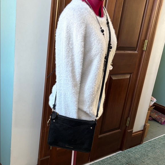 Rebecca Minkoff  leather Crossbody bag  black/gold tone expanding sides & bottom - Picture 3 of 17